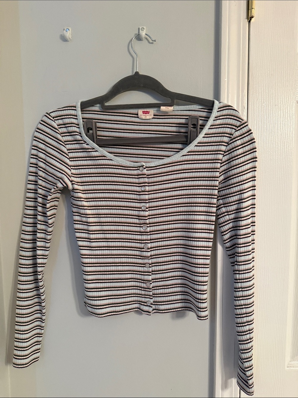Levi’s Britt Long Sleeve Snap Front Top